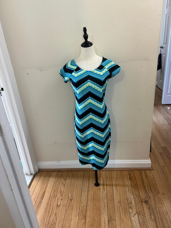 Love Crazy Dresses & Skirts - Chevron Scoop-Neck Midi Dress 🌹